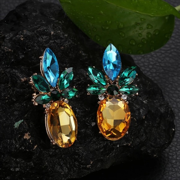 Glass Crystal Pineapple Stud Earrings - Picture 8 of 10